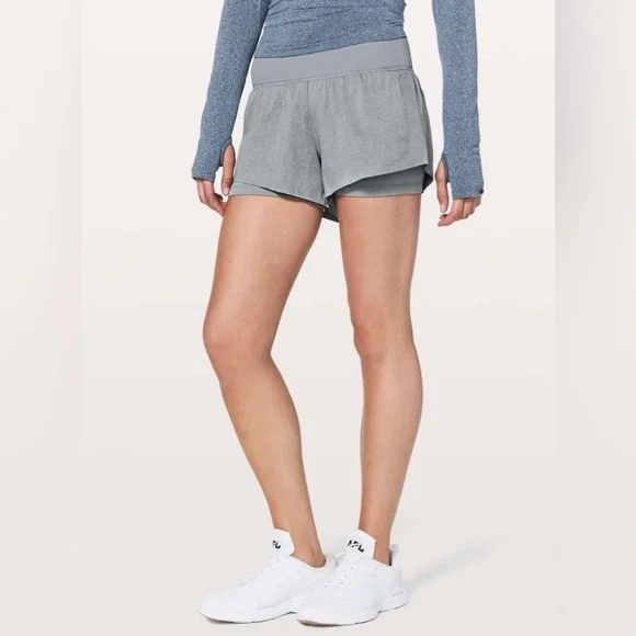 Lululemon Seamless Moves Short 2.5” Magnet Grey , size 4 - Picture 9 of 9